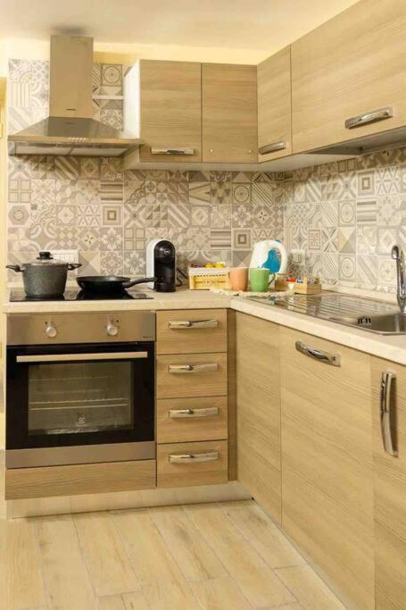 Апартаменты Lucon House Неаполь Экстерьер фото